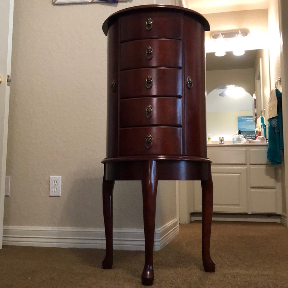 Jewelry box